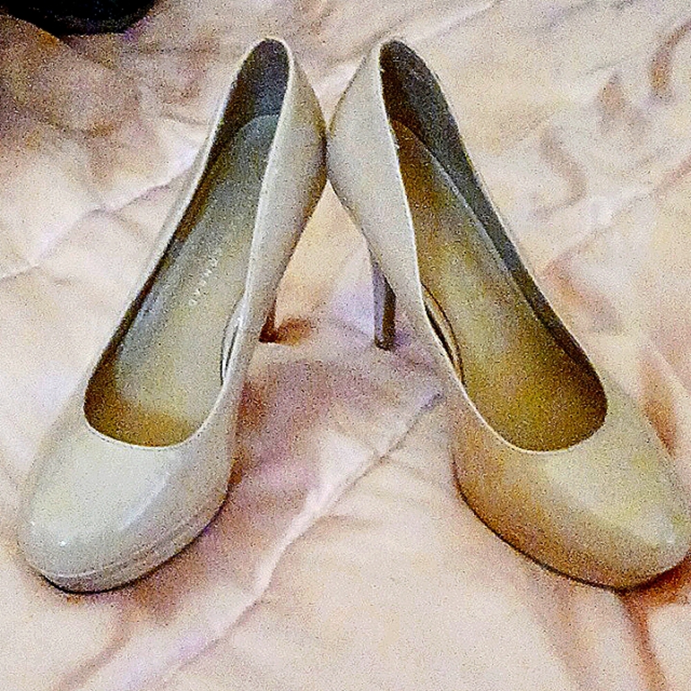 Lauren Conrad size 10 pumps worn 1 time